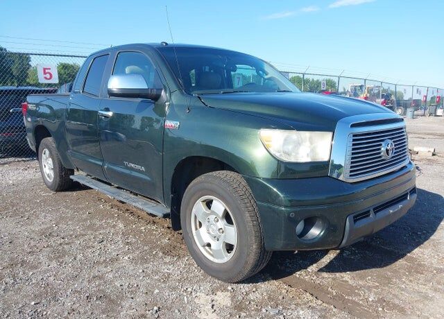 2011 TOYOTA Tundra