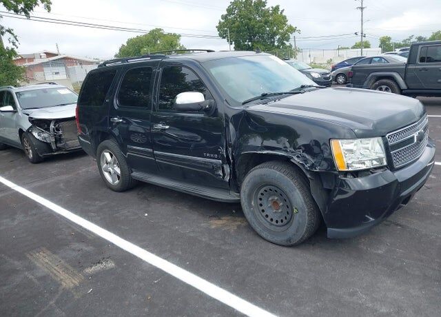 2011 CHEVROLET Tahoe