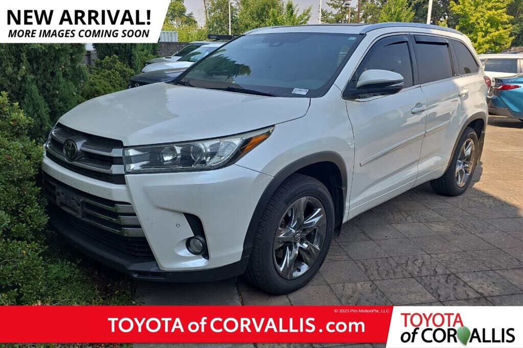 2017 TOYOTA Highlander
