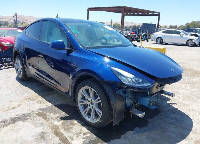 2022 TESLA Model Y