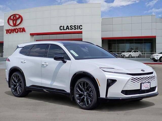 2026 TOYOTA Crown Signia
