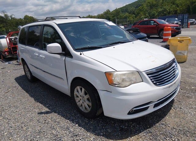2014 CHRYSLER Town and Country