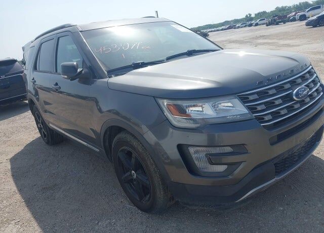 2017 FORD Explorer