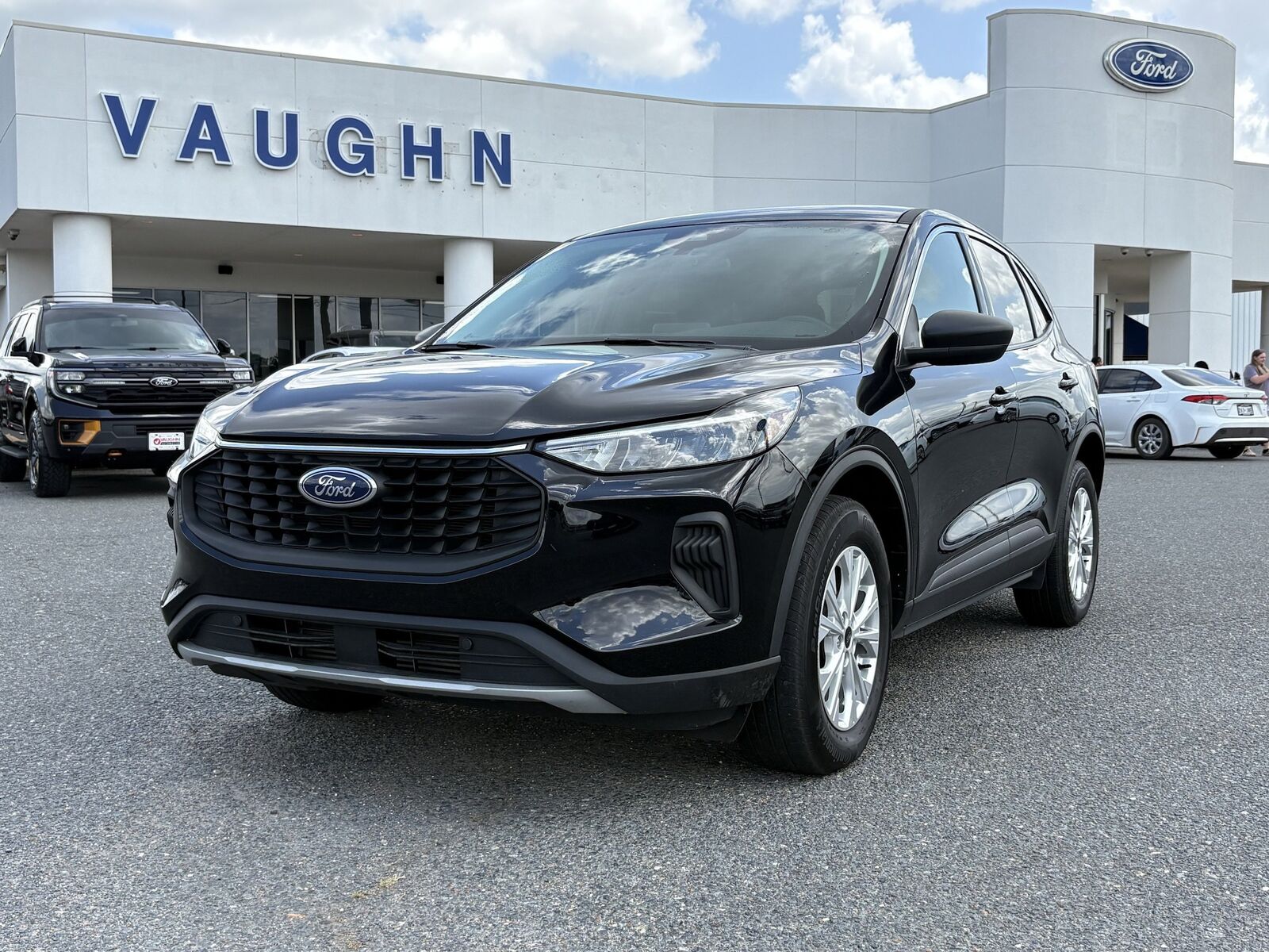 2024 FORD Escape