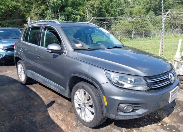 2012 VOLKSWAGEN Tiguan