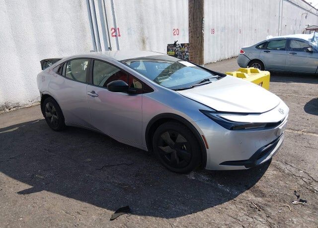 2024 TOYOTA PRIUS