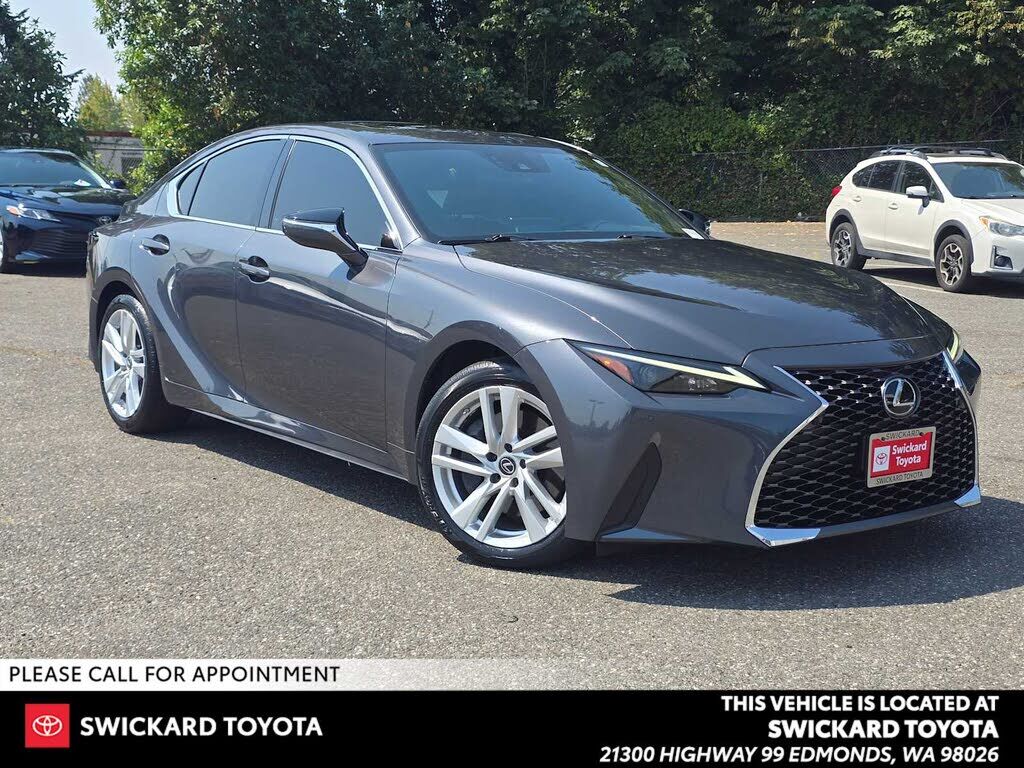 2021 LEXUS IS