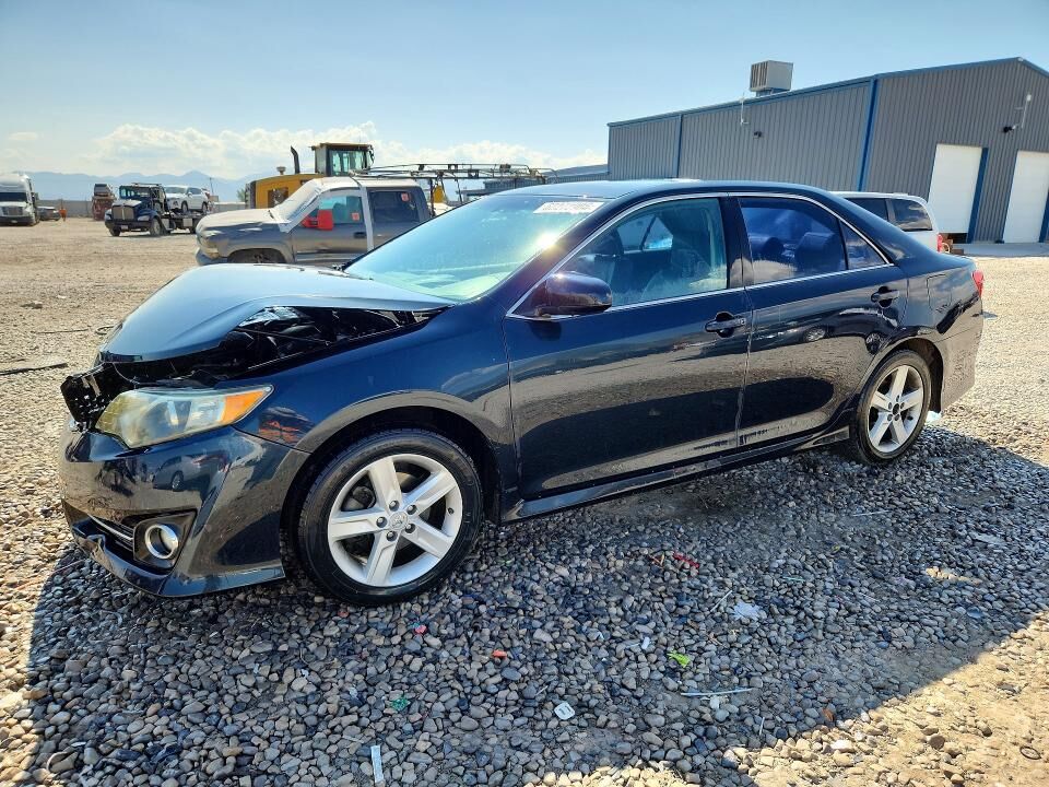 2013 TOYOTA Camry