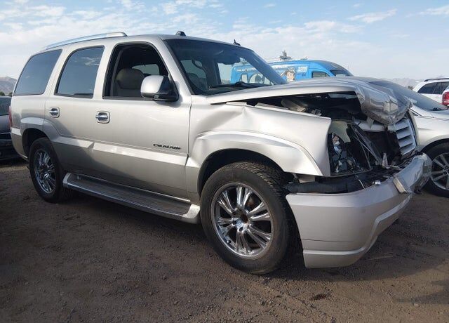 2004 CADILLAC Escalade