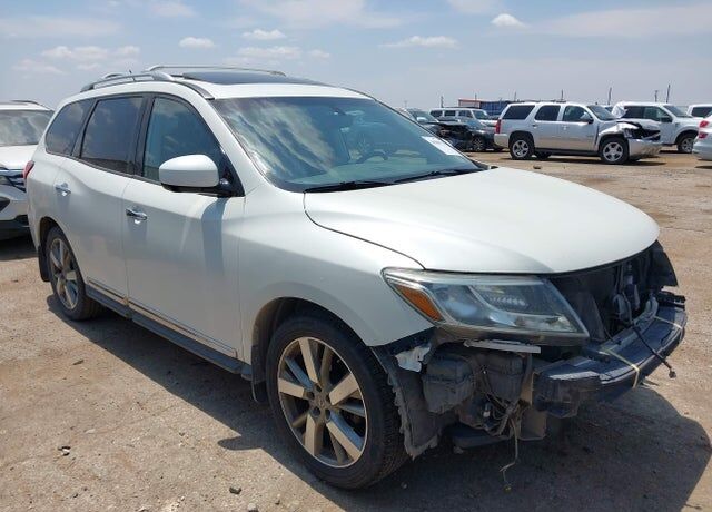 2016 NISSAN Pathfinder