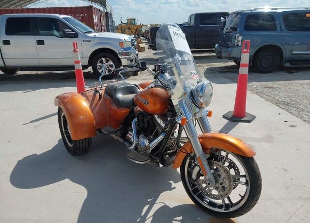 2015 HARLEY DAVIDSON Freewheeler