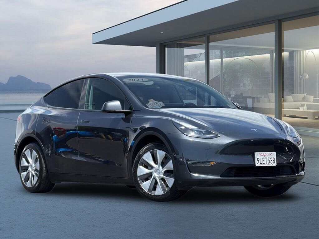 2024 TESLA Model Y