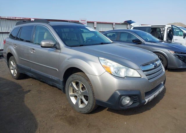 2014 SUBARU Outback