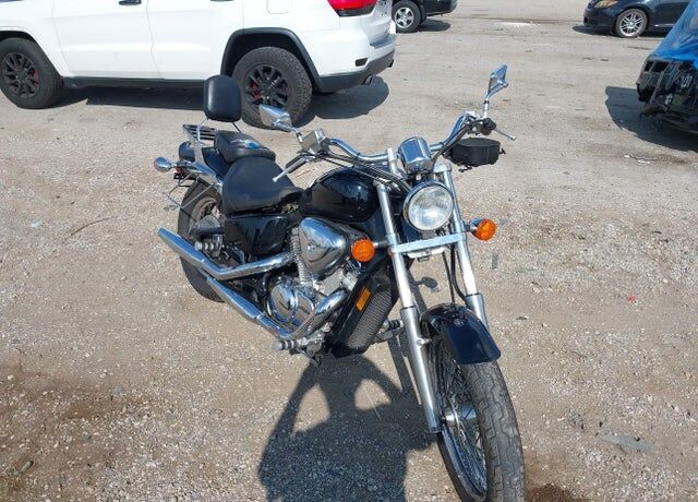 2002 HONDA VT600CD
