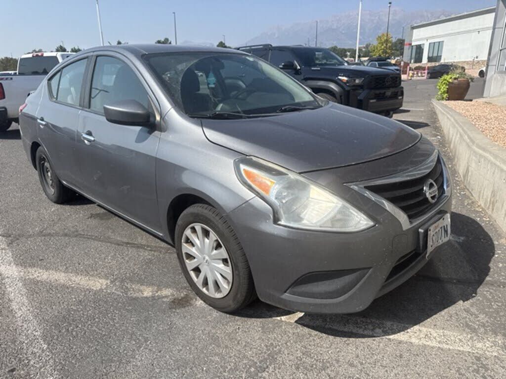 2016 NISSAN Versa