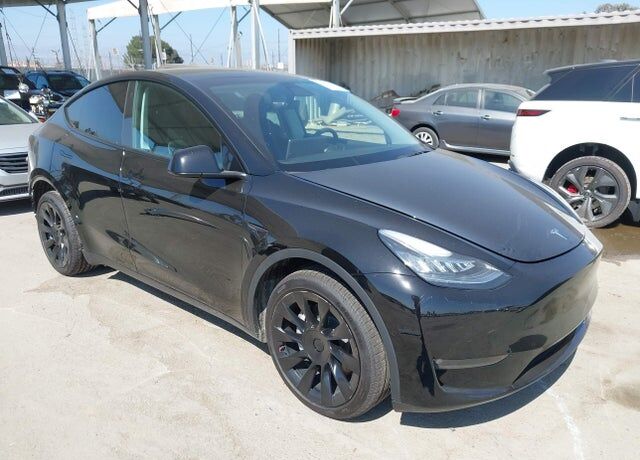 2022 TESLA Model Y