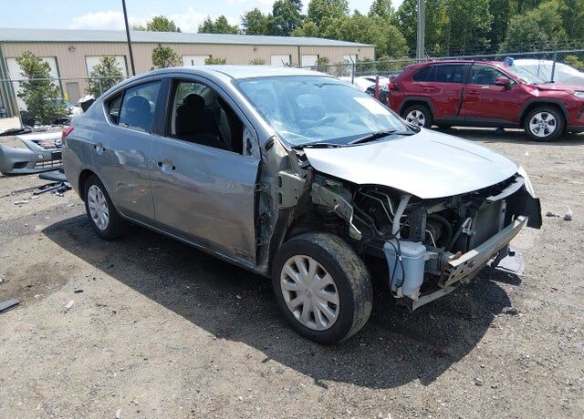 2012 NISSAN Versa