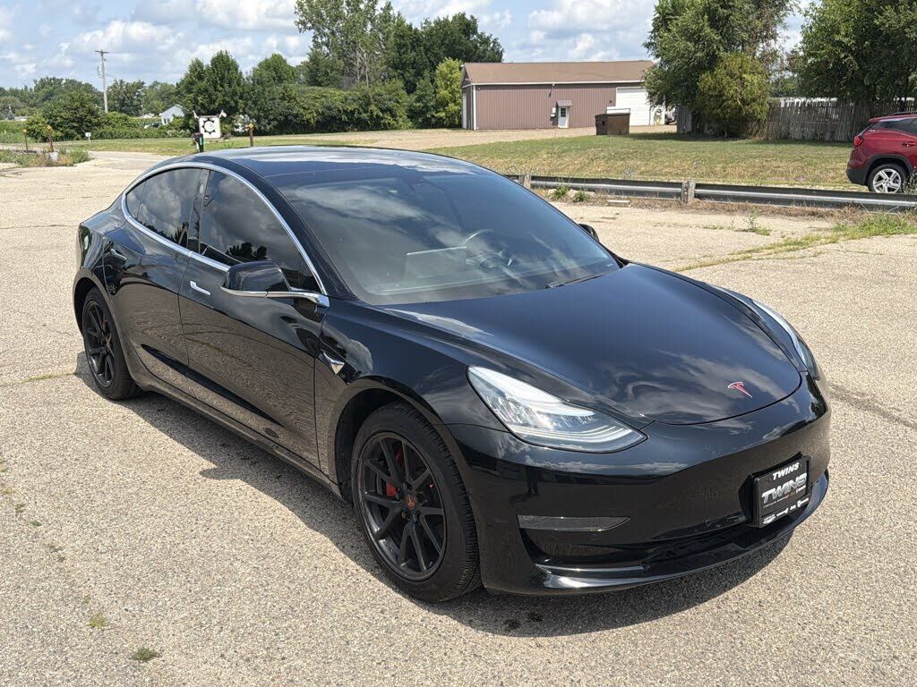 2019 TESLA Model 3