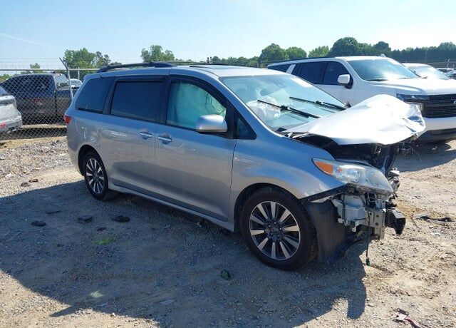 2018 TOYOTA Sienna