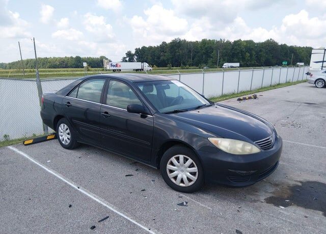 2005 TOYOTA Camry