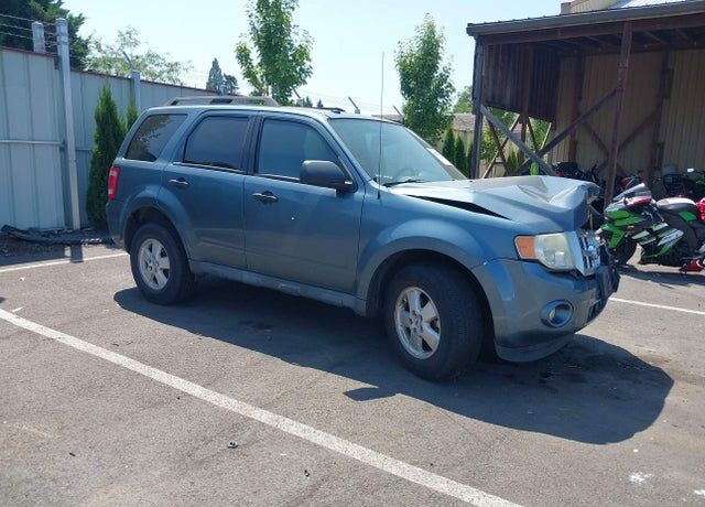 2011 FORD Escape