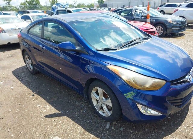 2013 HYUNDAI Elantra