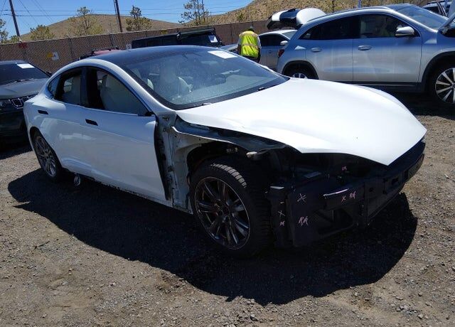 2020 TESLA Model S