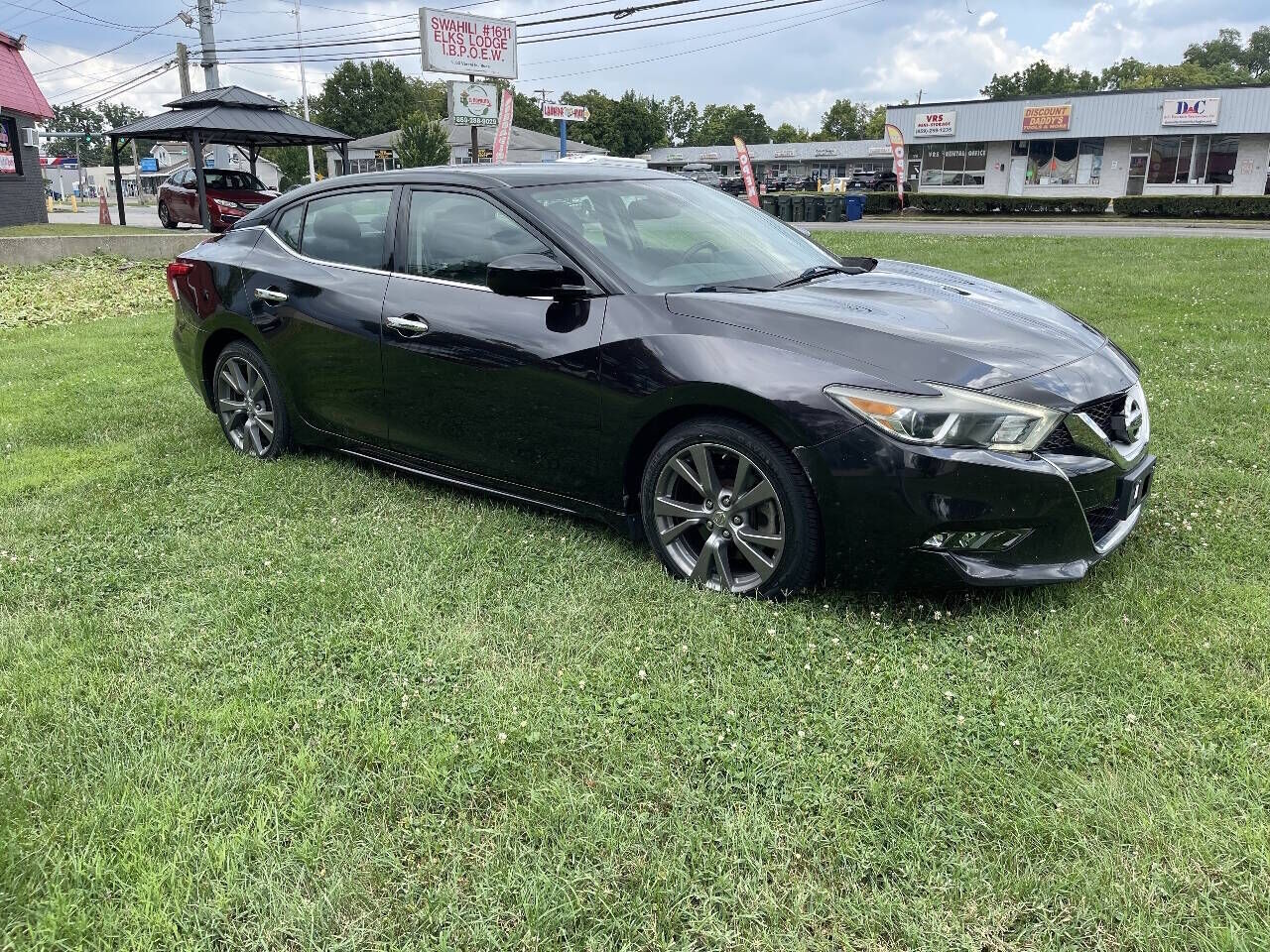 2017 NISSAN Maxima