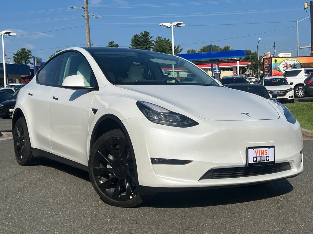 2023 TESLA Model Y