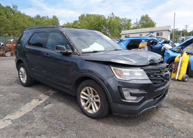 2017 FORD Explorer