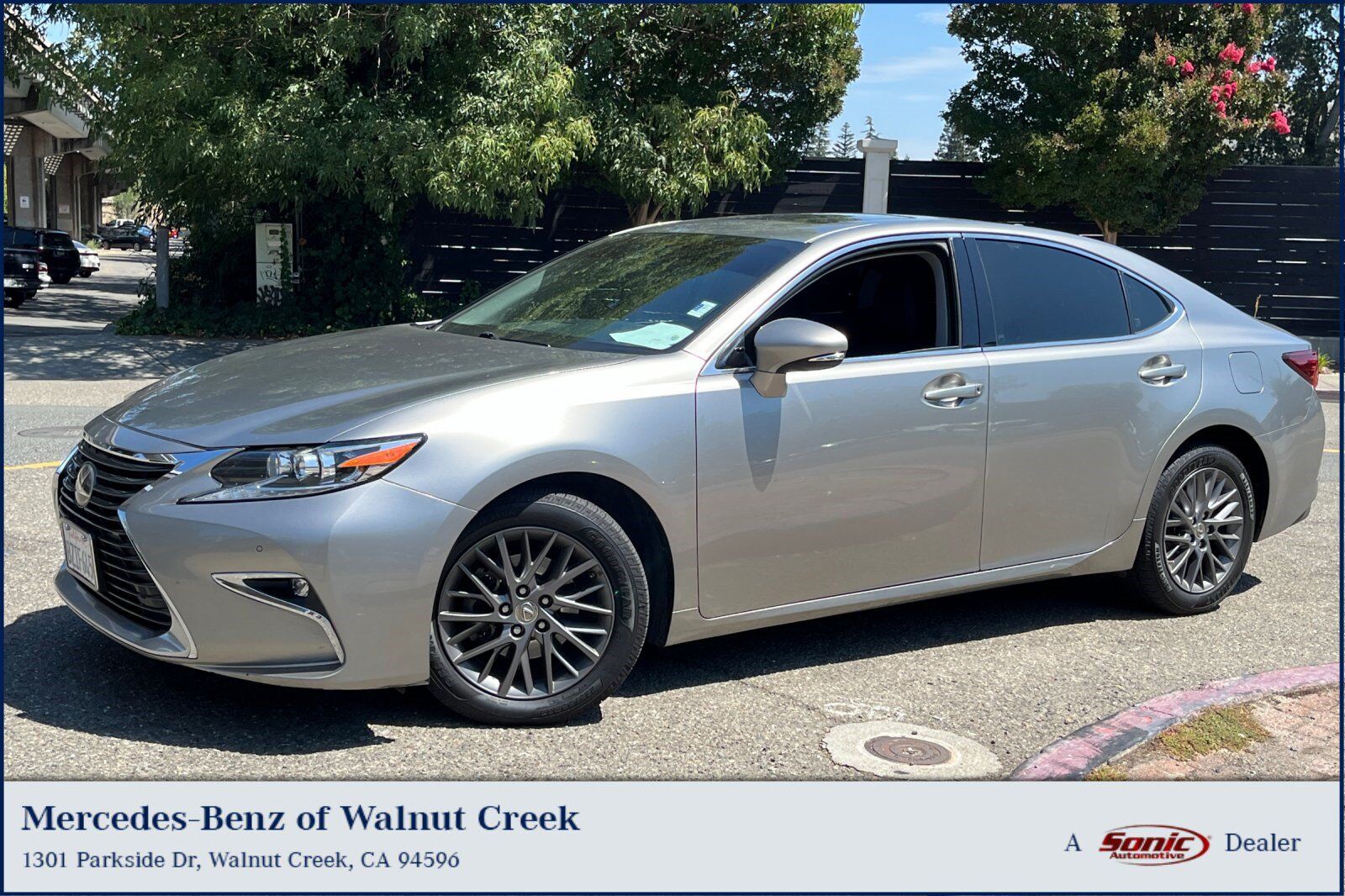 2018 LEXUS ES
