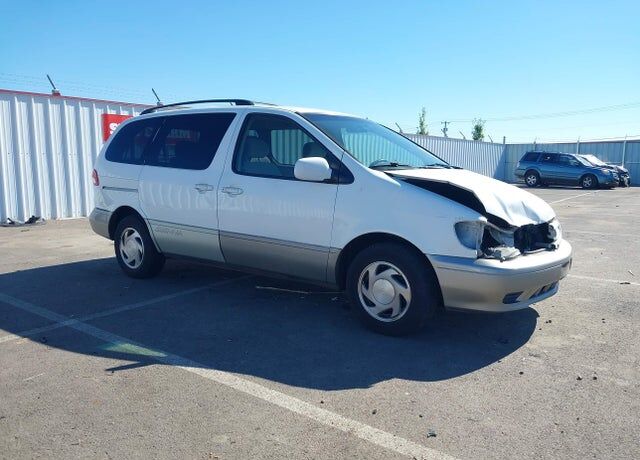 2003 TOYOTA Sienna
