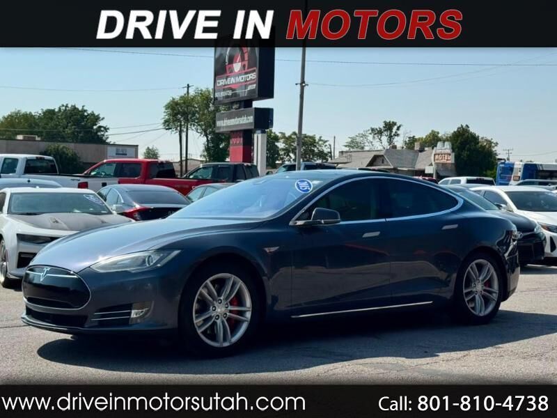 2015 TESLA Model S