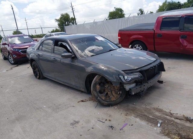 2019 CHRYSLER 300