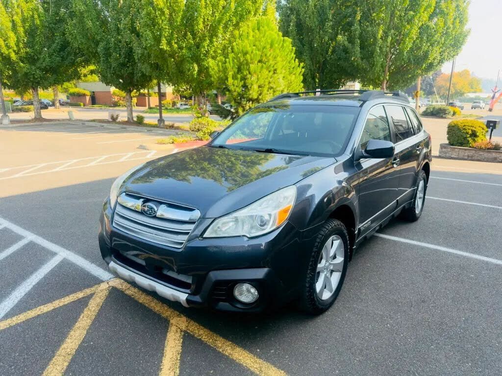 2013 SUBARU Outback