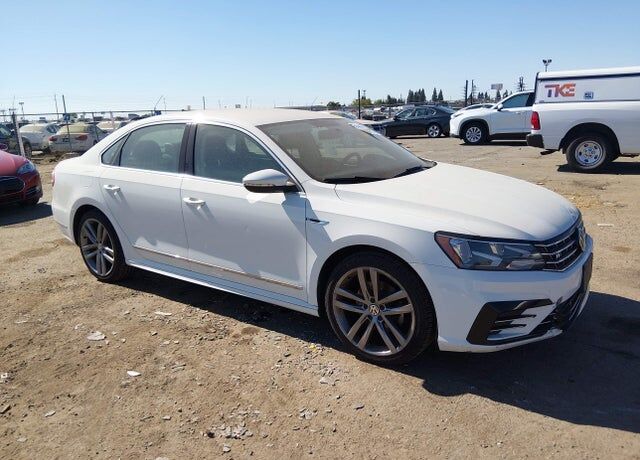 2017 VOLKSWAGEN Passat