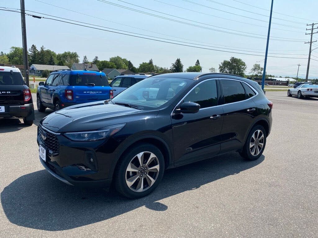 2024 FORD Escape