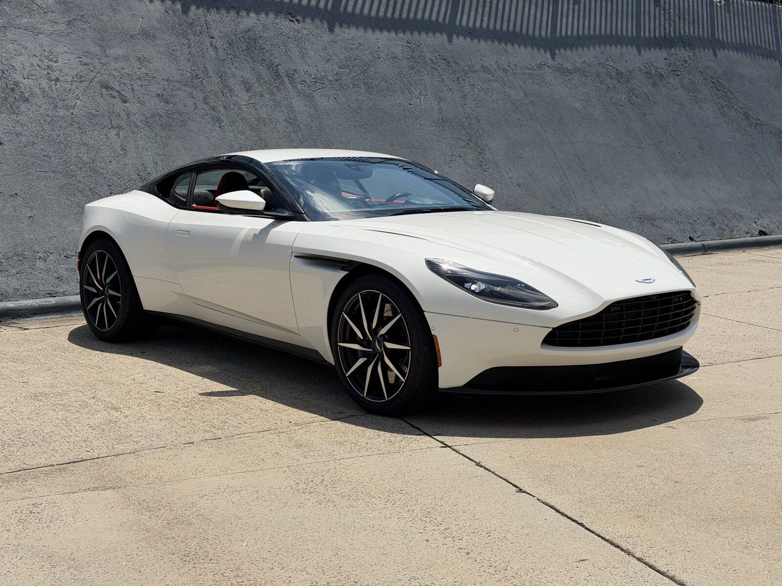 2019 ASTON MARTIN DB11