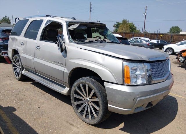2004 CADILLAC Escalade