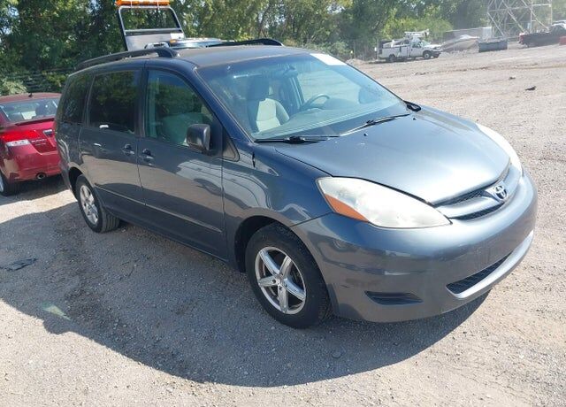 2009 TOYOTA Sienna