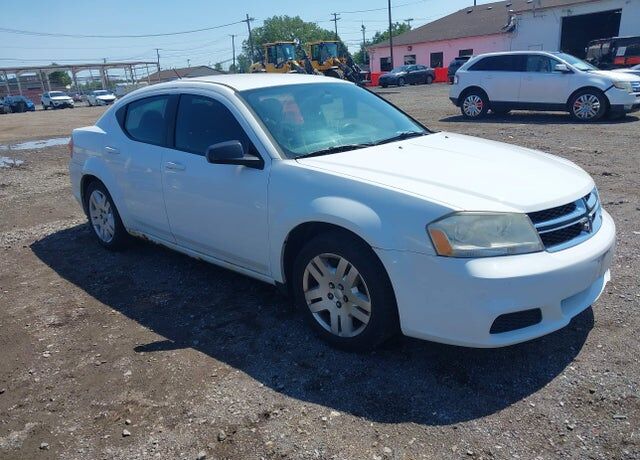 2014 DODGE Avenger