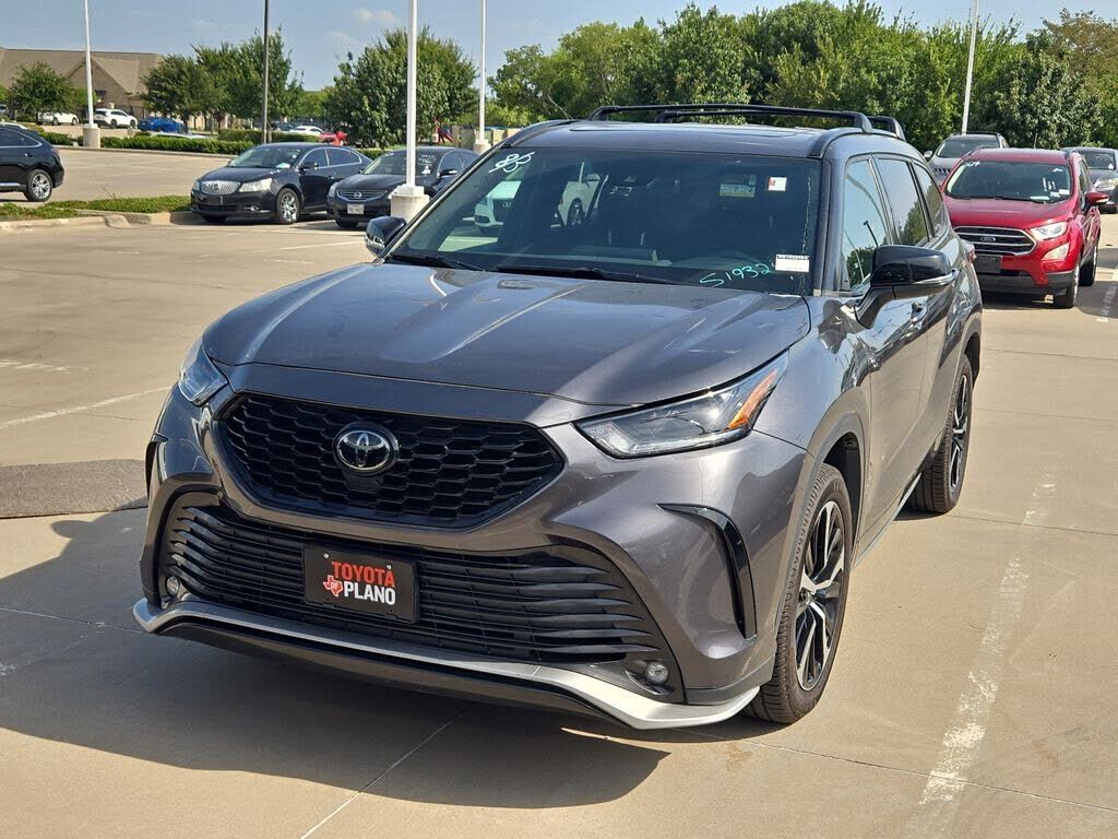2022 TOYOTA Highlander