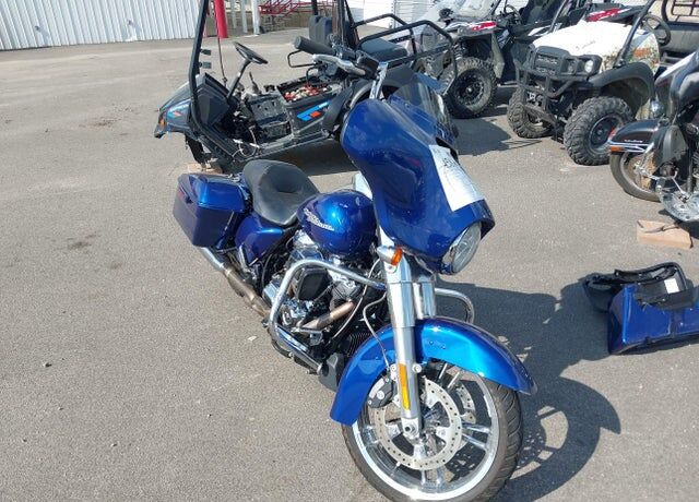 2017 HARLEY DAVIDSON FLHX / Street Glide