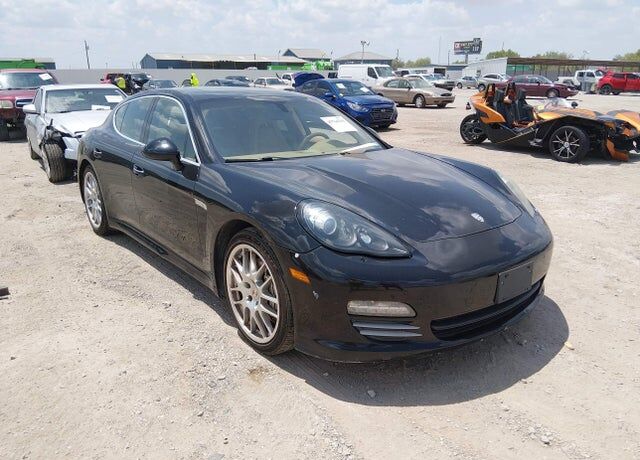 2011 PORSCHE Panamera