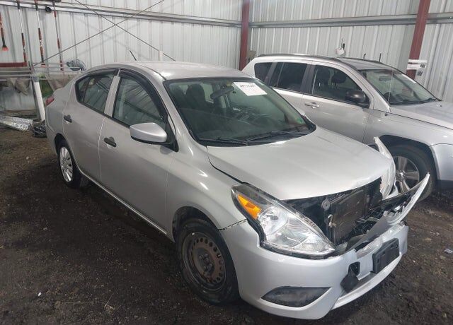 2016 NISSAN Versa