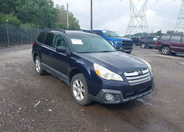 2013 SUBARU Outback