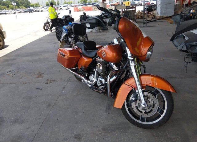 2012 HARLEY DAVIDSON Street Glide 103