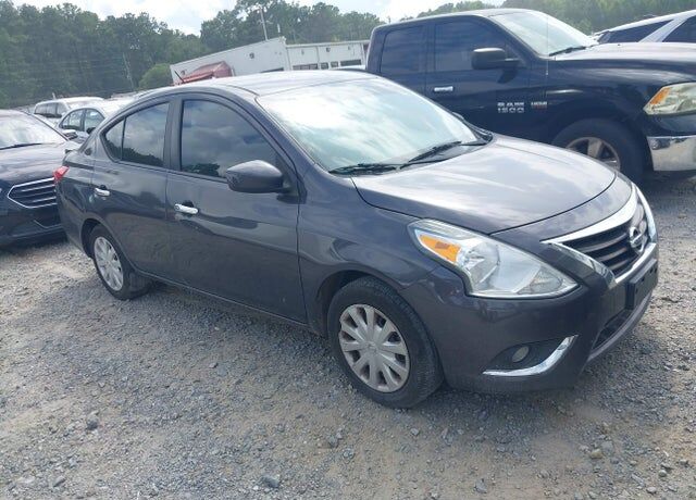 2015 NISSAN Versa