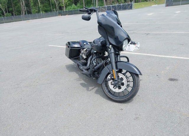 2018 HARLEY DAVIDSON FLHXS / Street Glide Special
