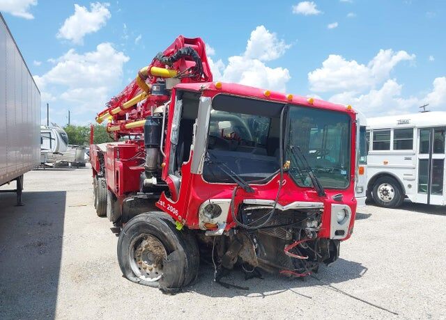 2022 MACK Terrapro